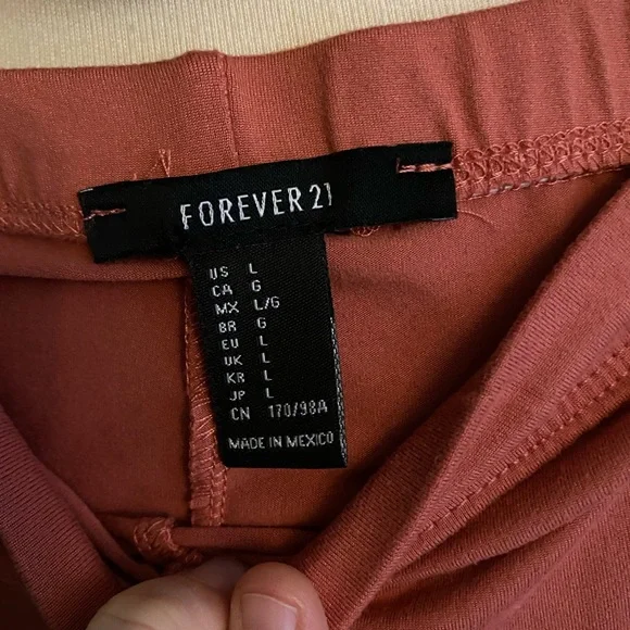 7 piece BUNDLE 1 pant 1 legging 1 tank 1 crop top 1 skirt 1 flannel 1 bracelet - Picture 3 of 11